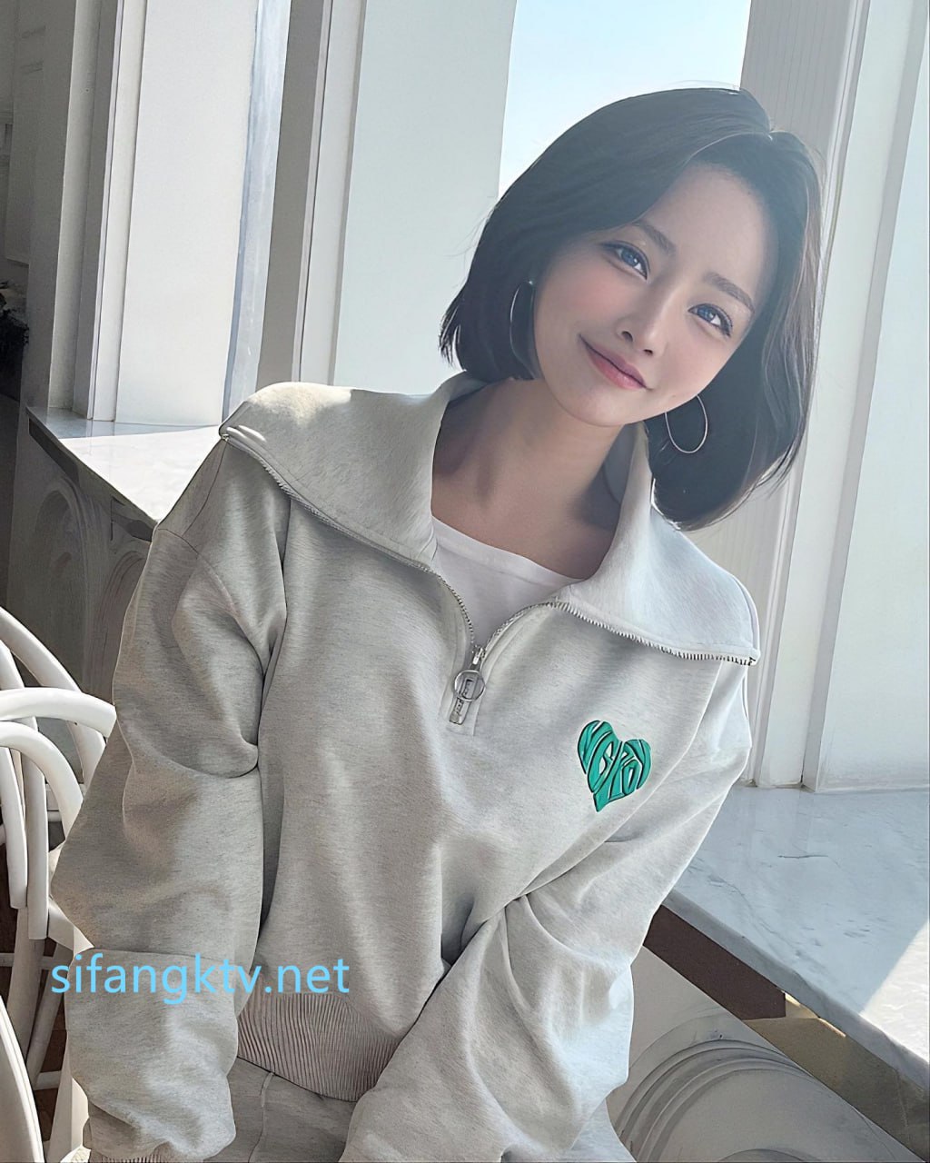 疯狂熟女骑乘，深喉颜射高潮吞精第一视角